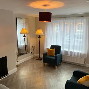 Break Plush Pad, Walking Distance To Centre Holiday home